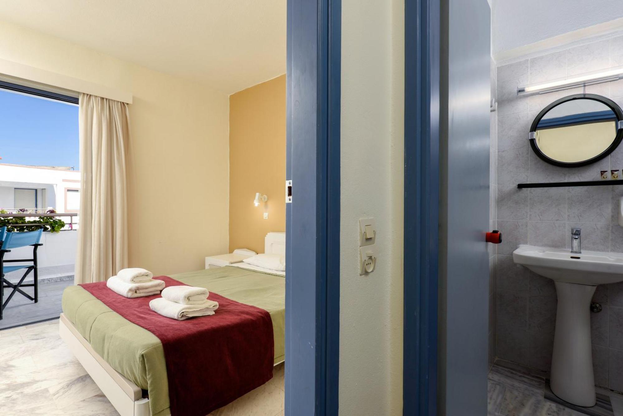 بلاتانيز Ariadne Hotel الغرفة الصورة